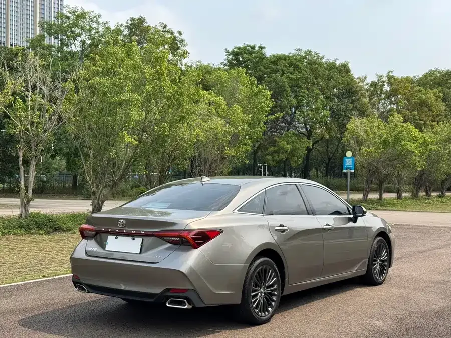 Toyota Avalon 2022 Avalon 2.0L XLE Premium Edition 2023 — миниатюра 3