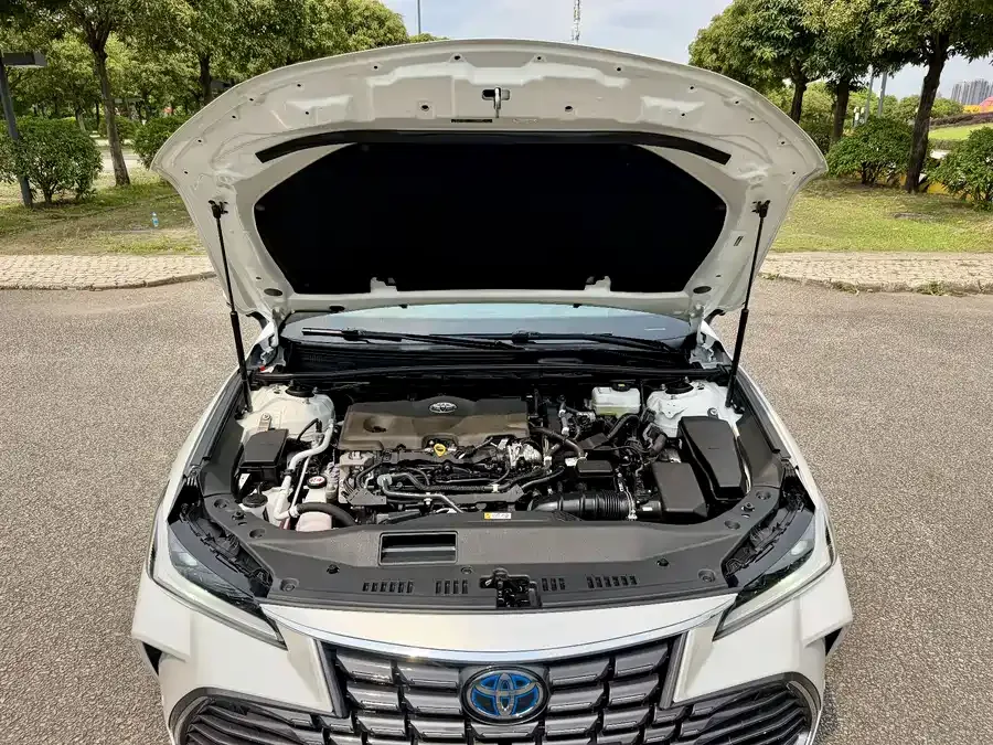 Toyota Avalon 2022 Avalon Hybrid 2.5L Luxury Edition 2023 — миниатюра 3