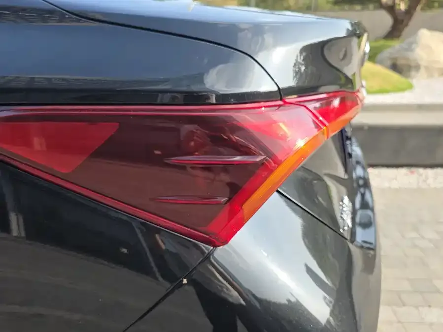 Toyota Avalon 2022 Avalon Hybrid 2.5L Luxury Edition 2022 — миниатюра 3