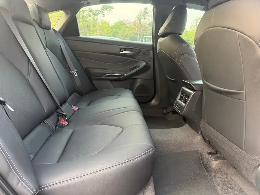 Toyota Avalon Asia Dragon 2022 2.0L Enterprising Edition 2022 — миниатюра 5