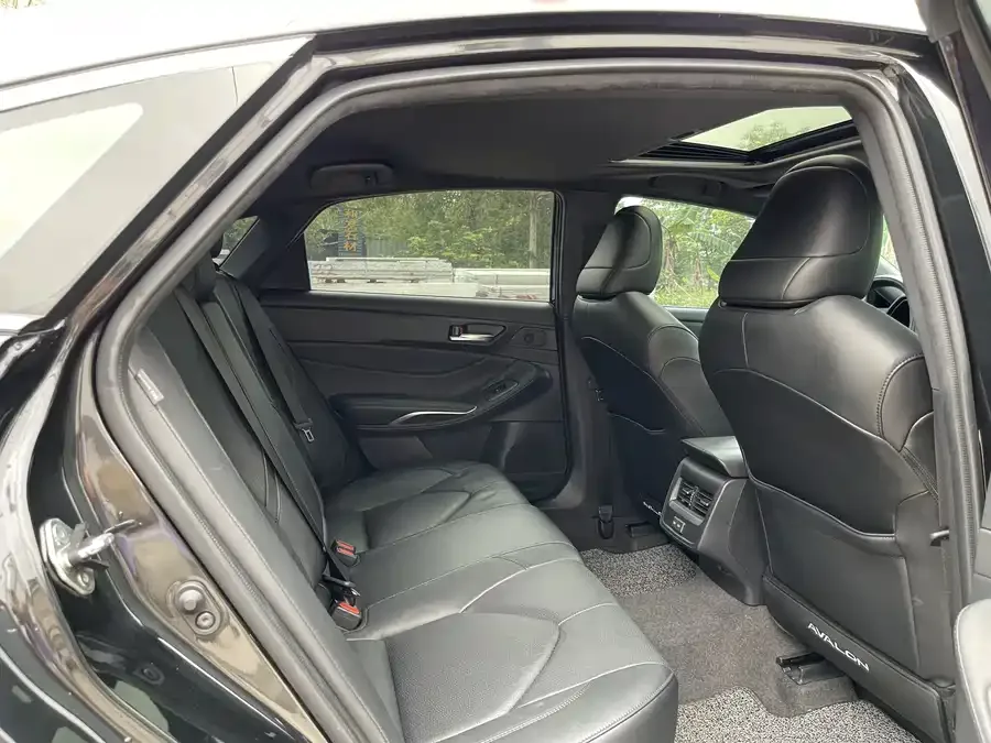 Toyota Avalon Asia Dragon 2022 2.0L Deluxe Edition 2022 — миниатюра 4