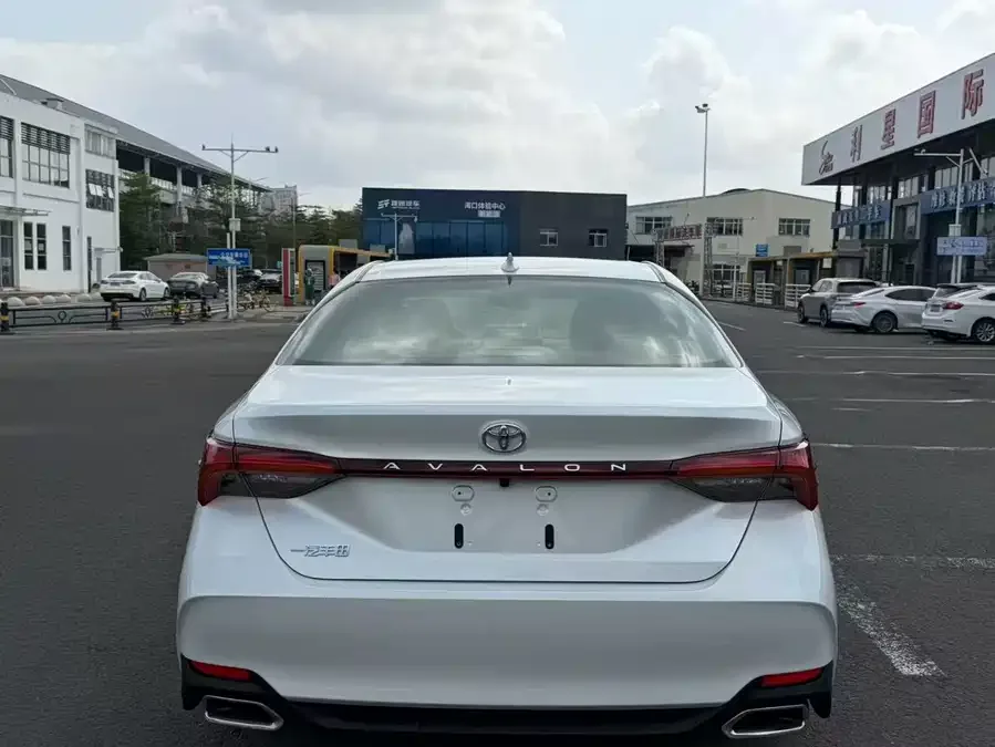Toyota Avalon 2024 Avalon Hybrid 2.0L Premium Edition 2026 — миниатюра 5