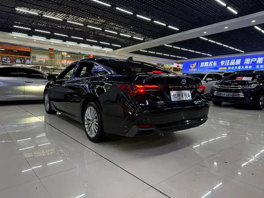 Toyota Avalon 2019 Avalon Hybrid 2.5L XLE Premium Edition National V 2022 — миниатюра 2