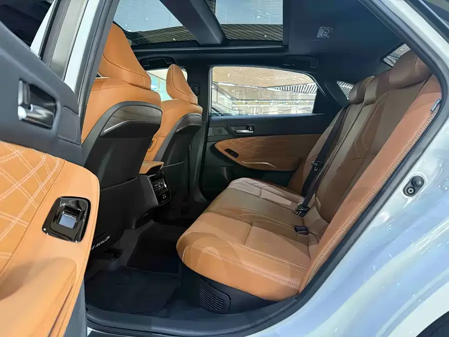 Toyota Avalon 2024 Avalon Hybrid 2.0L Luxury Edition 2025 — миниатюра 5