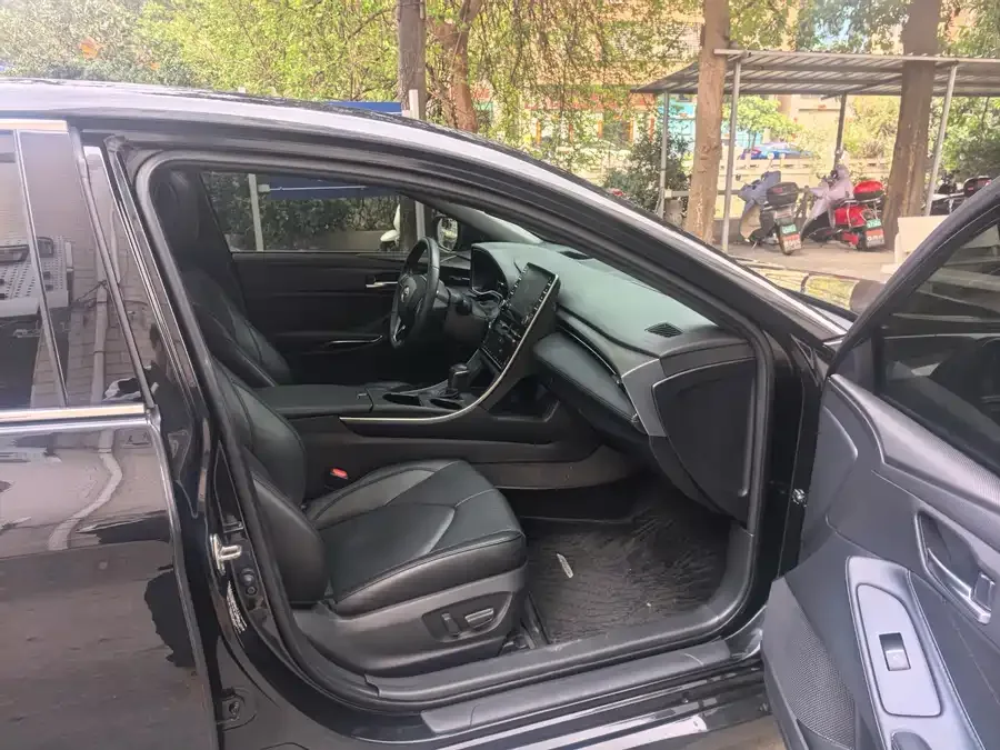 Toyota Avalon 2019 Avalon Hybrid 2.5L Luxury Edition National V 2023 — миниатюра 4