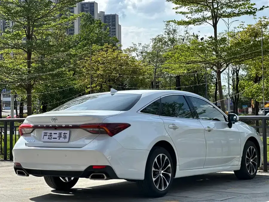 Toyota Avalon Asia Dragon 2022 2.0L Enterprising Edition 2023 — миниатюра 3