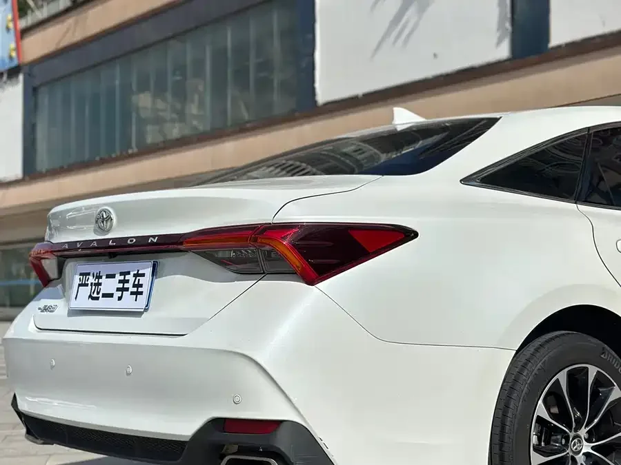 Toyota Avalon Asia Dragon 2022 2.0L Enterprising Edition 2023 — миниатюра 4
