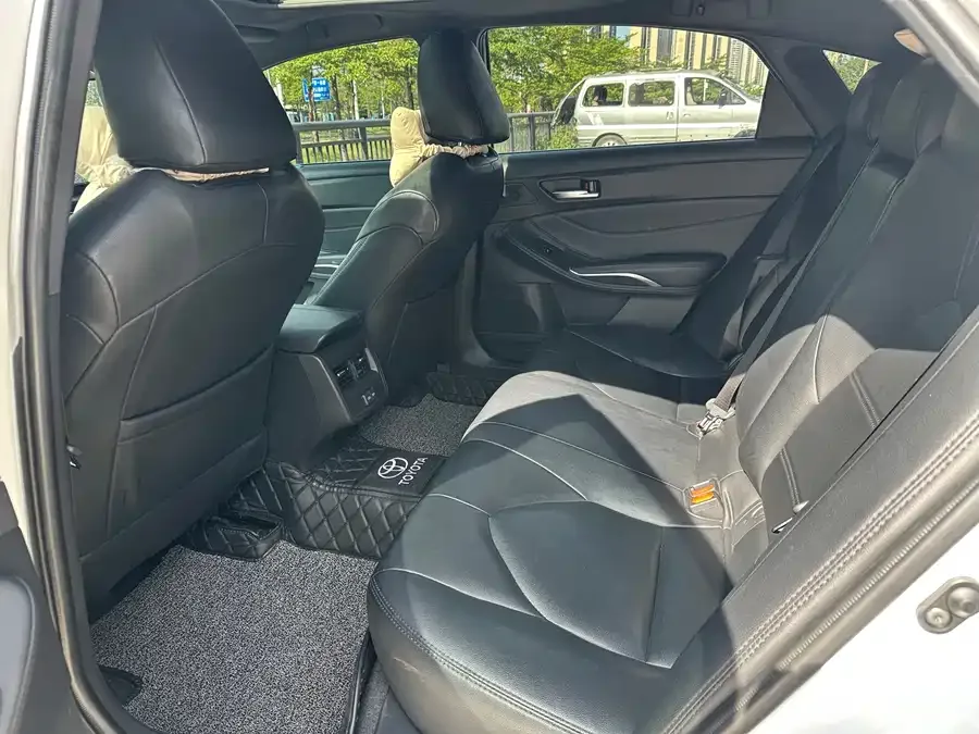 Toyota Avalon Asia Dragon 2022 2.0L Enterprising Edition 2023 — миниатюра 5