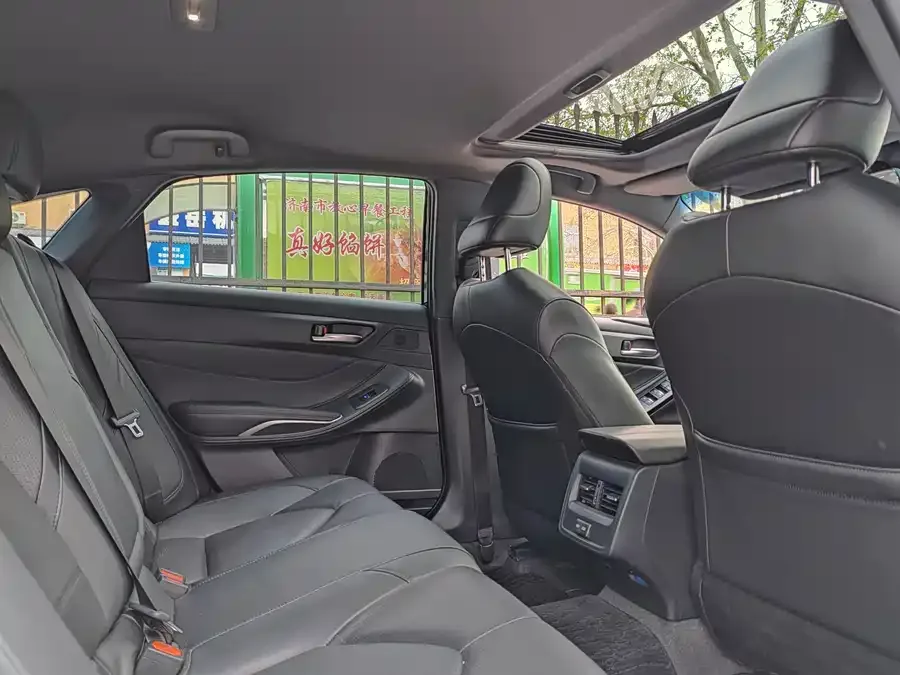 Toyota Avalon Avalon 2023 2.0L Luxury Edition 2023 — миниатюра 3