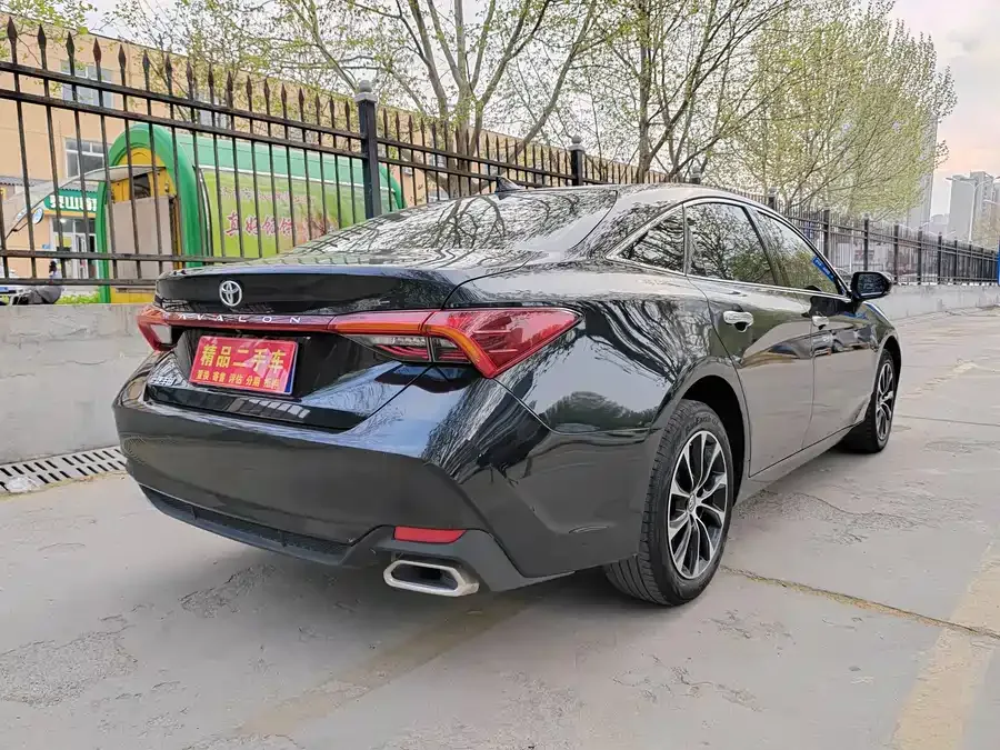 Toyota Avalon Avalon 2023 2.0L Luxury Edition 2023 — миниатюра 4