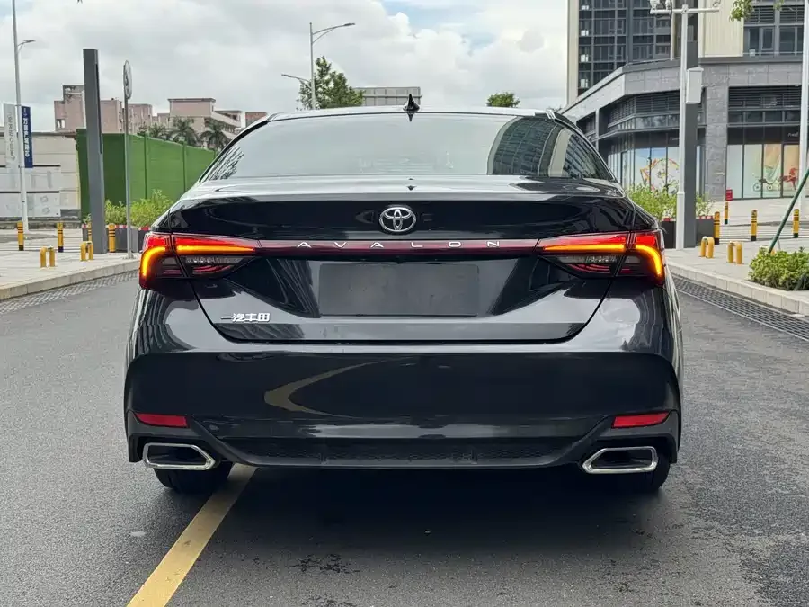 Toyota Avalon Asia Dragon 2022 2.0L Deluxe Edition 2023 — миниатюра 2