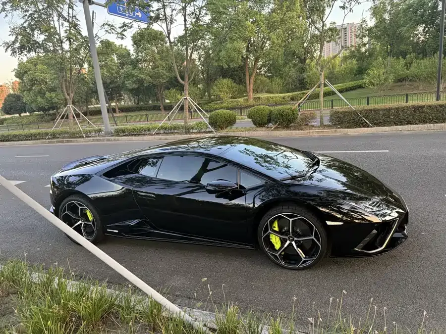 Lamborghini Huracn 2020 Huracn EVO RWD 2023 — миниатюра 4