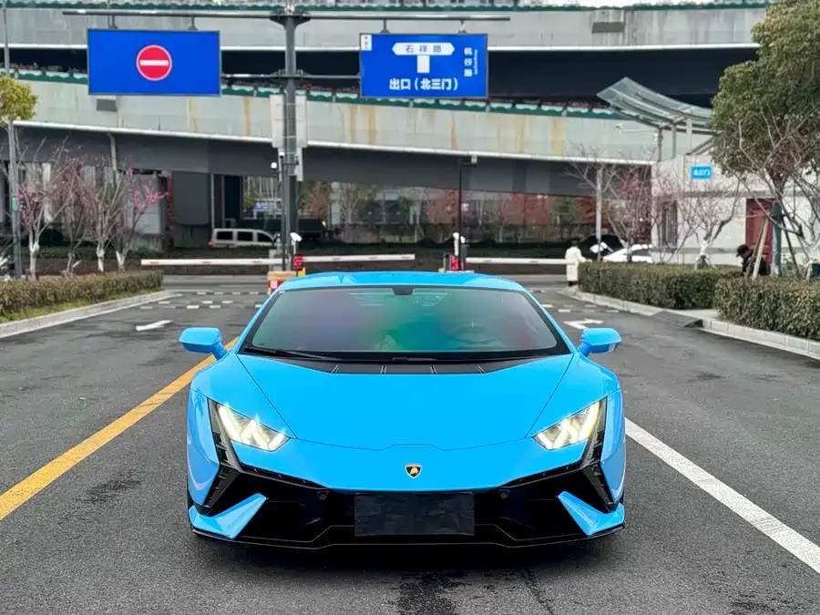 Lamborghini Huracn 2025