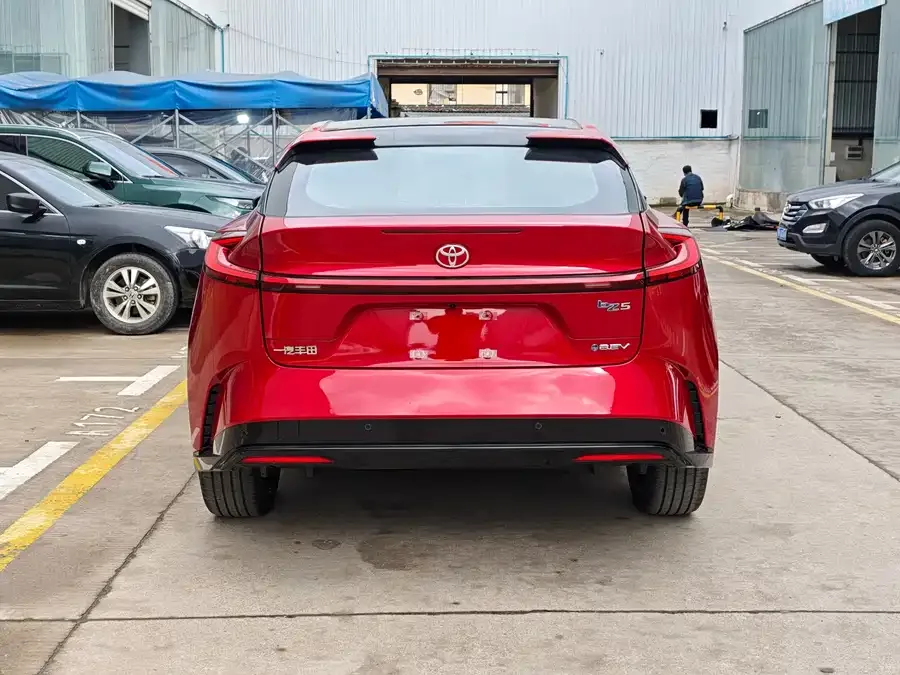 Toyota bZ 5 2025 550 PRO 2026 — миниатюра 5