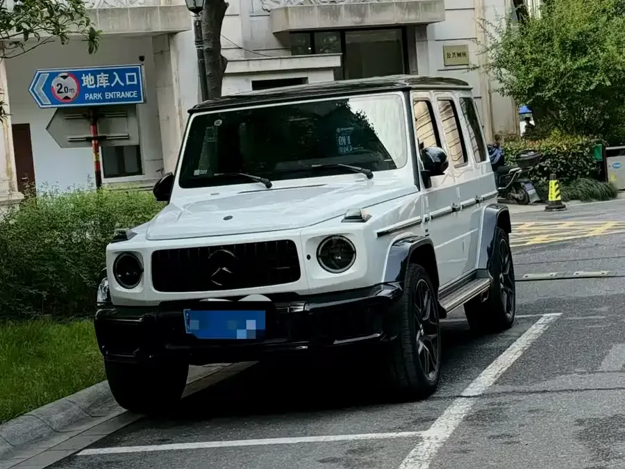 Mercedes-Benz G-rated 2025
