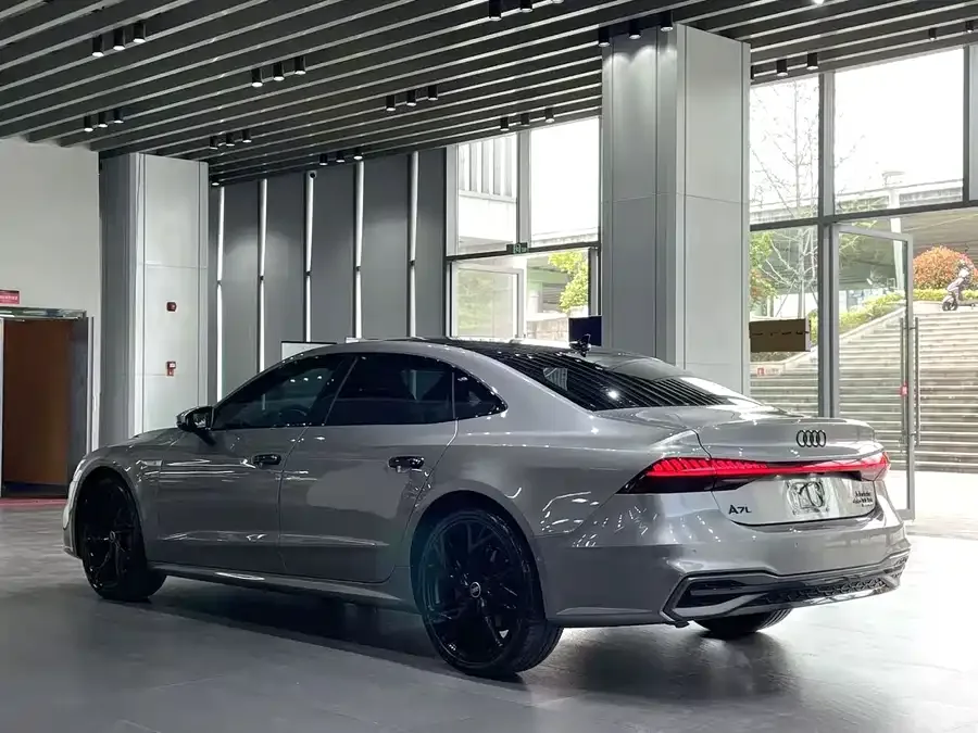 Audi A7L 2024 45 TFSI quattro S-line Black Warrior Edition 2024 — миниатюра 3