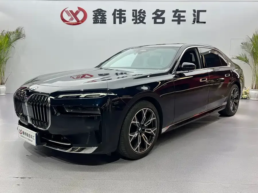 BMW 7 Series BMW 7 Series 2023 735Li Luxury Package 2025 — миниатюра 5