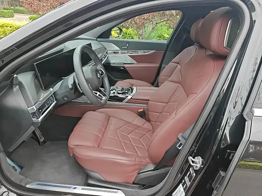 BMW 7 Series BMW 7 Series 2023 740Li Exclusive M Sport Package 2025 — миниатюра 4