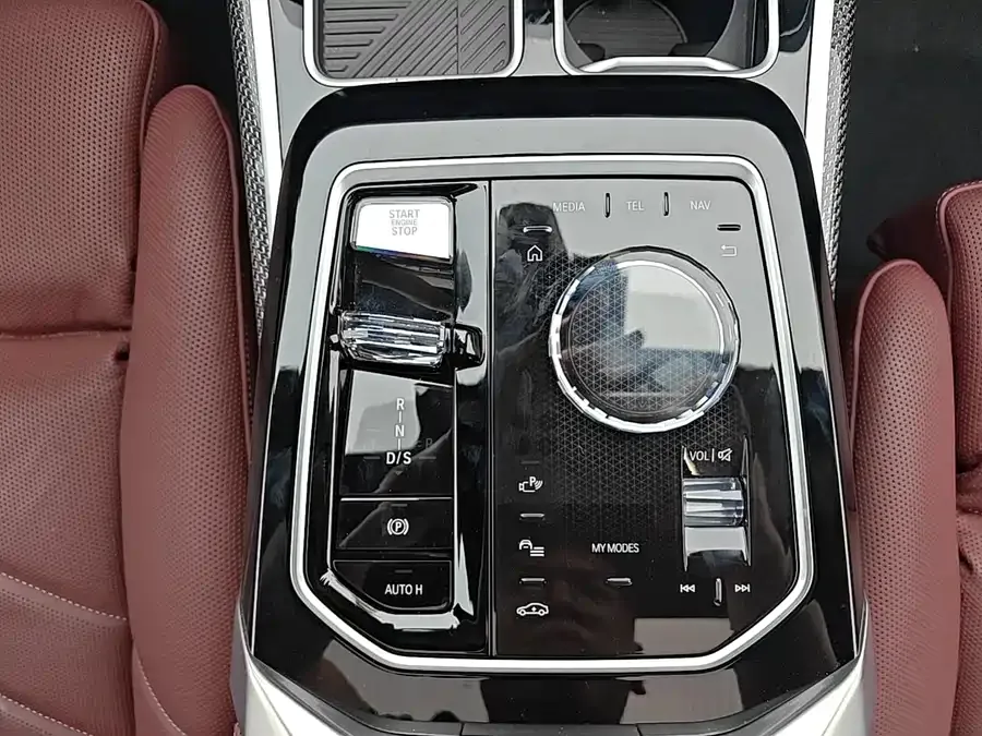 BMW 7 Series BMW 7 Series 2023 740Li Exclusive M Sport Package 2025 — миниатюра 5