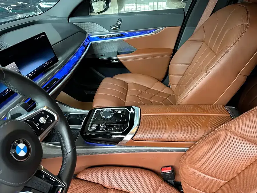 BMW 7 Series BMW 7 Series 2023 facelift 740Li exclusive M sports package 2023 — миниатюра 3