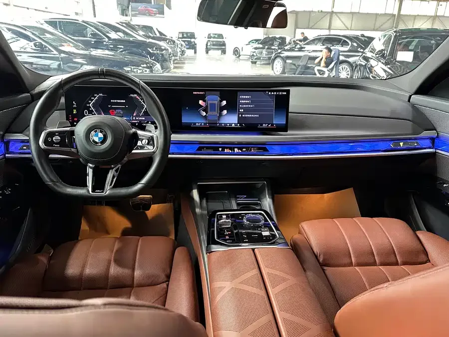 BMW 7 Series BMW 7 Series 2023 facelift 740Li exclusive M sports package 2023 — миниатюра 4