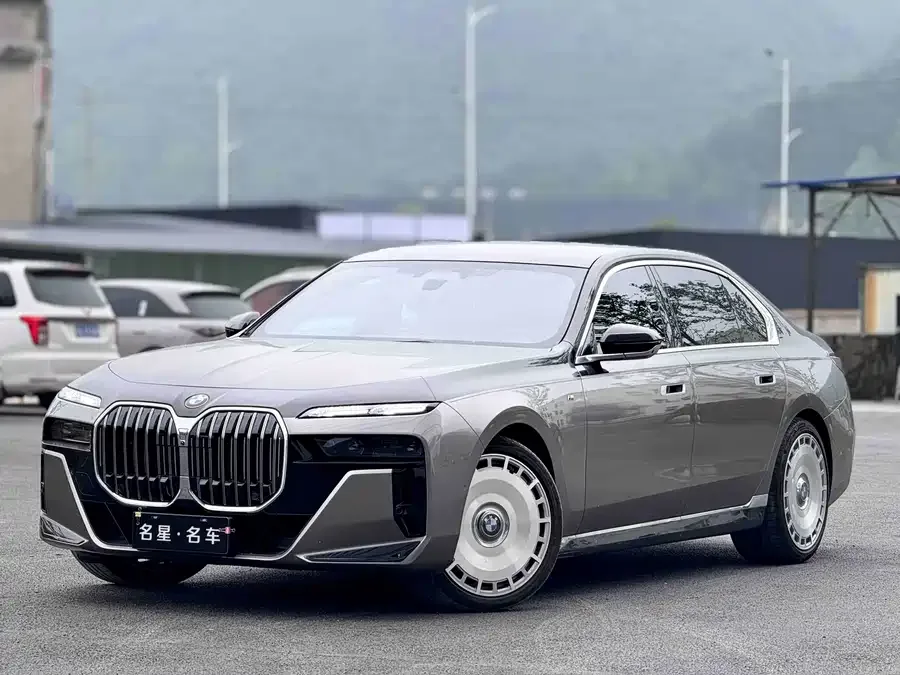 BMW 7 Series 2024