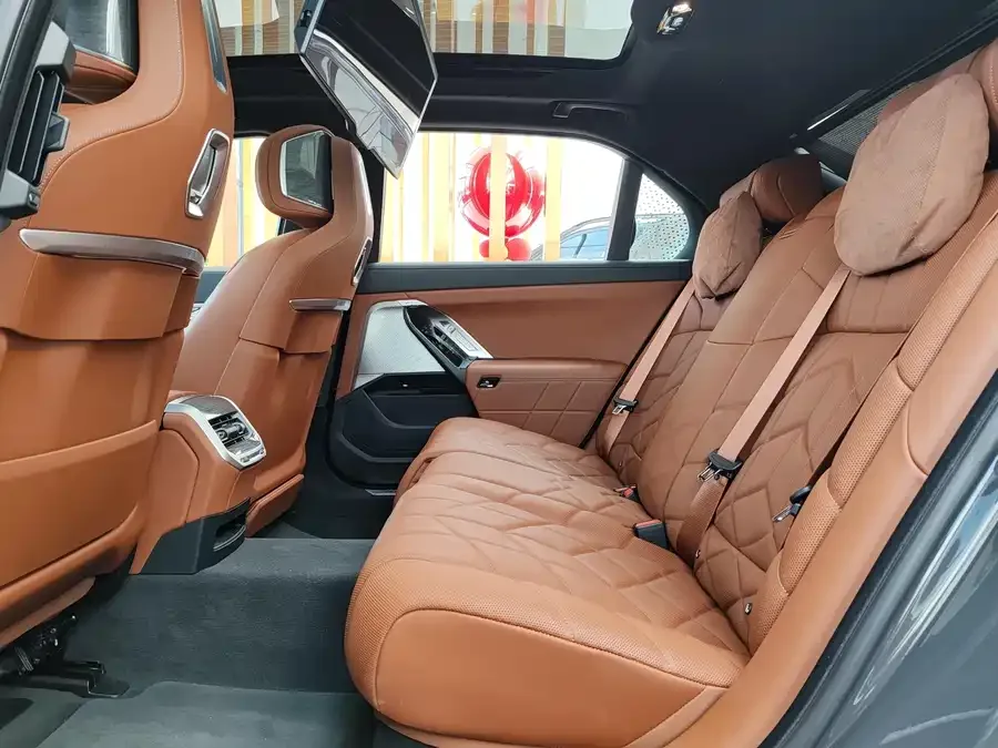 BMW 7 Series BMW 7 Series 2023 740Li Exclusive M Sport Package 2024 — миниатюра 3
