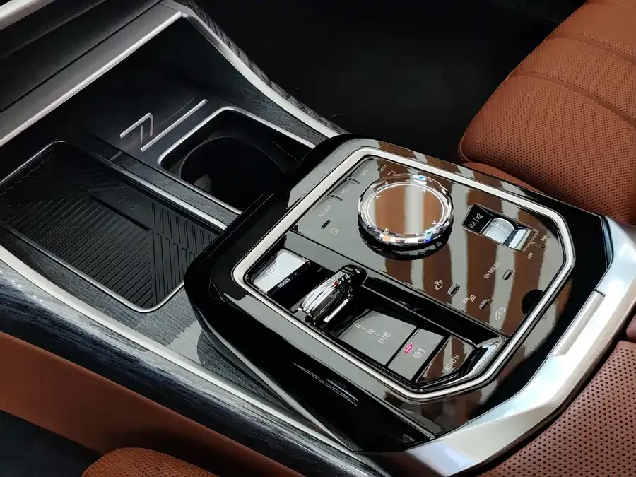 BMW 7 Series BMW 7 Series 2023 740Li Exclusive M Sport Package 2024 — миниатюра 4