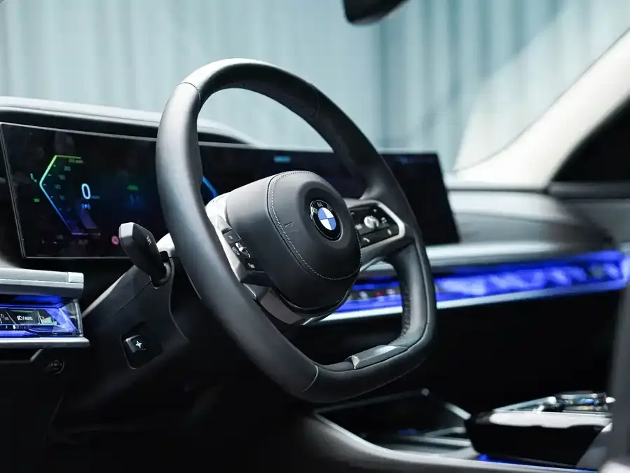 BMW 7 Series BMW 7 Series 2023 735Li Luxury Package 2025 — миниатюра 5