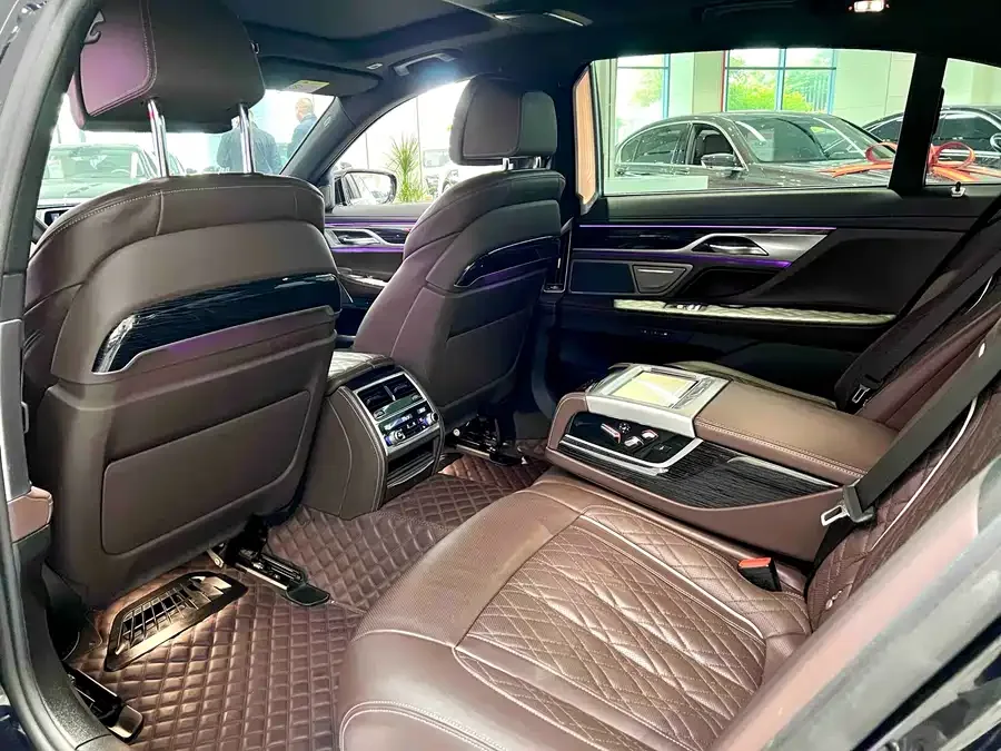 BMW 7 Series BMW 7 Series 2021 740Li Leading M Sport Package 2022 — миниатюра 3