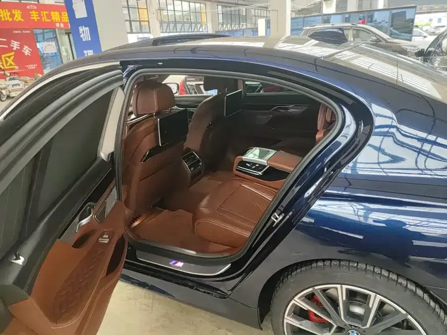 BMW 7 Series BMW 7 Series 2021 740Li xDrive Executive M Sport Package 2022 — миниатюра 2