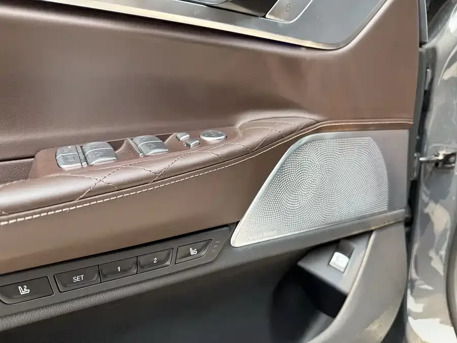 BMW 7 Series BMW 7 Series 2022 740Li xDrive Executive M Sport Package 2022 — миниатюра 4