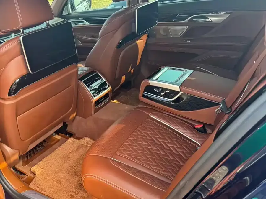 BMW 7 Series BMW 7 Series 2021 740Li xDrive Executive M Sport Package 2022 — миниатюра 4