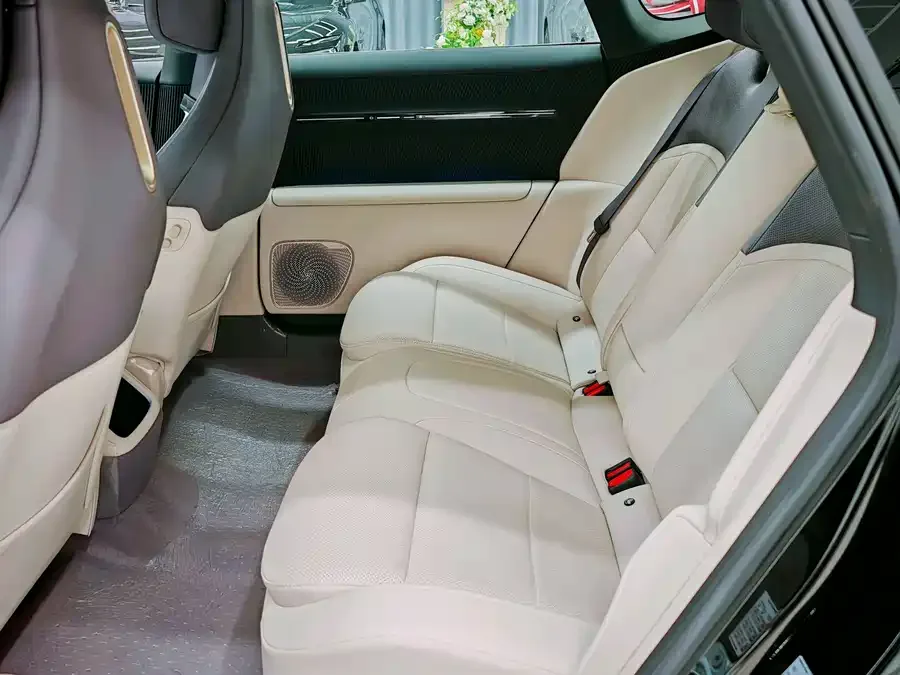 Avatr 12 Avita 12 2026 Ultra All-Electric 4WD 2025 — миниатюра 5