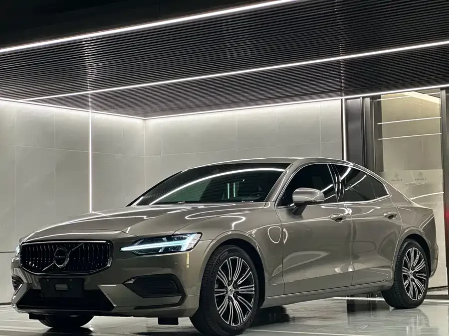 Volvo S60 2022