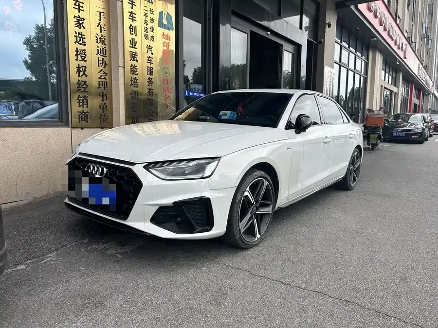 Audi a4 l 2025