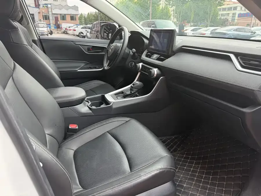 Toyota RAV4 RAV4 Rongfang 2022 2.0L CVT 2WD Urban Edition 2023 — миниатюра 4