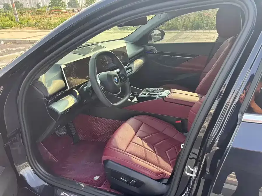 BMW 5 Series BMW 5 Series 2024 525Li Luxury Package 2024 — миниатюра 5