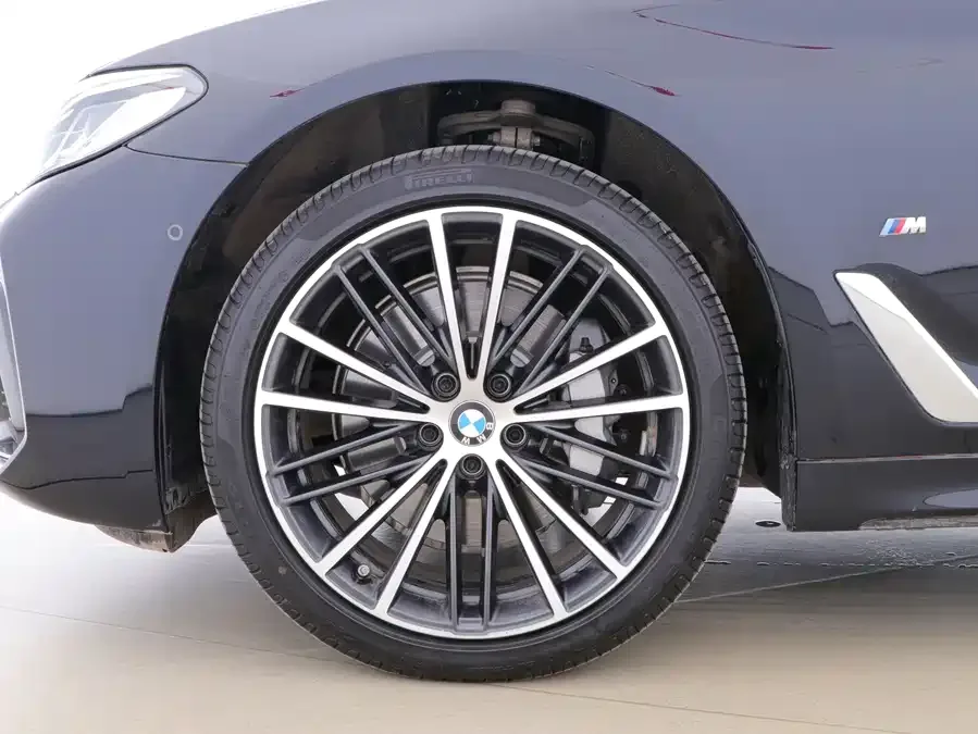 BMW 5 Series BMW 5 Series 2023 530Li Leading M Sport Package 2023 — миниатюра 3
