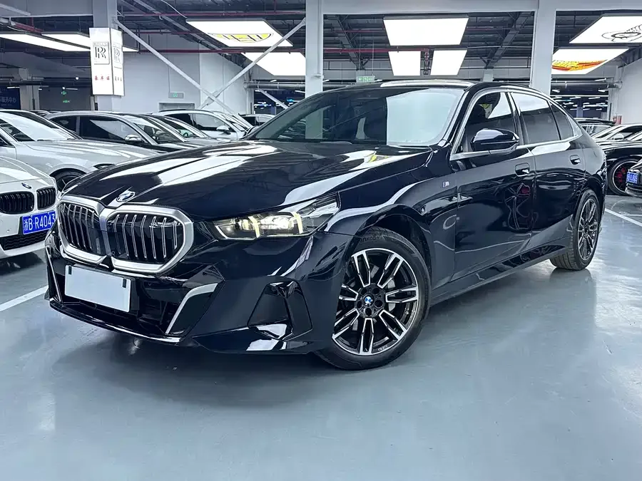 BMW 5 Series BMW 5 Series 2024 530Li Exclusive M Sports Package 2025 — фото 1, купить с доставкой в Москву