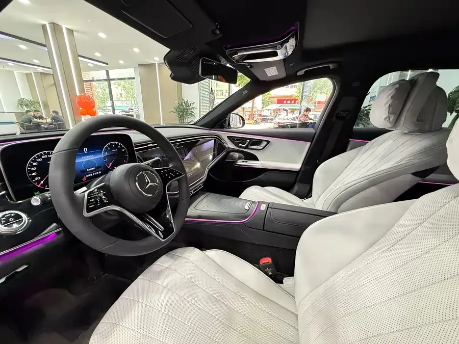 Mercedes-Benz E-Class Mercedes-Benz E-Class 2025 E 300 L Luxury Edition 2026 — миниатюра 4