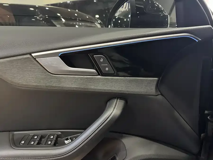 Audi a4 l 2023 40 TFSI luxury and dynamic model 2023 — миниатюра 4