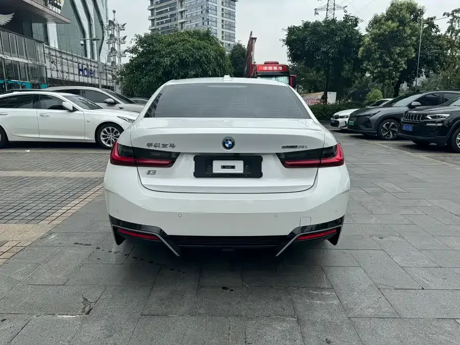 BMW i3 2024 eDrive 35 L 2024 — миниатюра 3