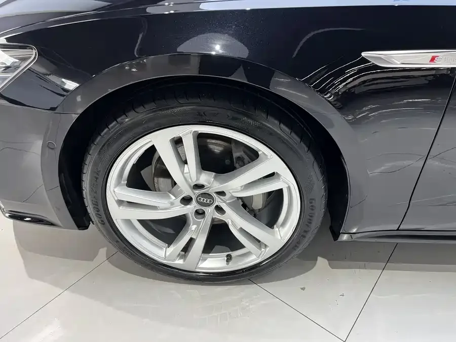 Audi A7L 2024 45TFSI quattro S-line Vision Flow Crystal Set 2024 — миниатюра 4