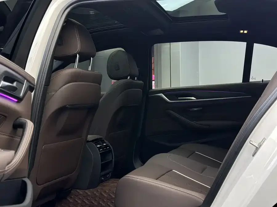 BMW 5 Series BMW 5 Series 2023 530Li Leading M Sport Package 2023 — миниатюра 5