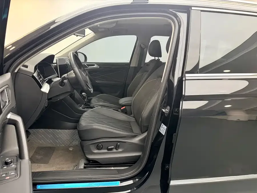 Volkswagen Tiguan L Tiguan L 2024 330TSI Automatic 2WD Smart Edition 2024 — миниатюра 4