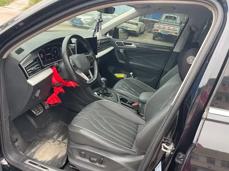 Volkswagen Tiguan L Tiguan L 2022 330TSI Automatic 2WD R-Line Enjoy Edition 2022 — миниатюра 3