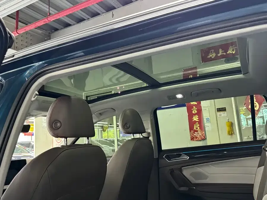Volkswagen Tiguan L Tiguan L 2022 380TSI automatic four-wheel drive R-Line flagship version 7 seats 2022 — миниатюра 3