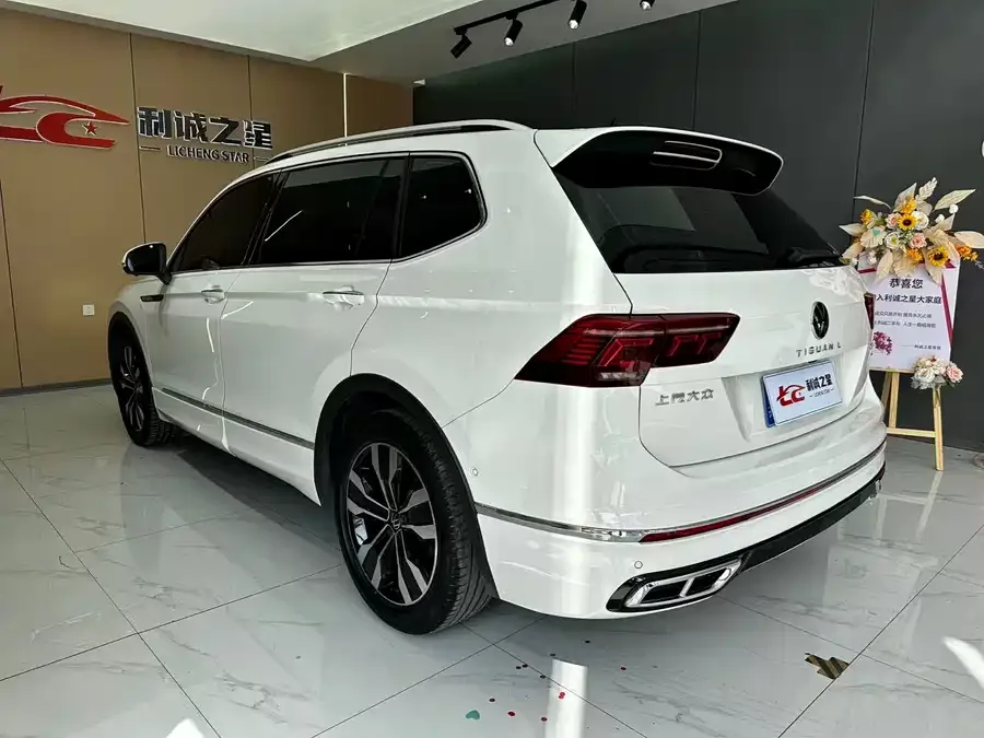 Volkswagen Tiguan L Tiguan L 2022 330TSI Automatic 2WD R-Line Enjoy Edition 2022 — миниатюра 4