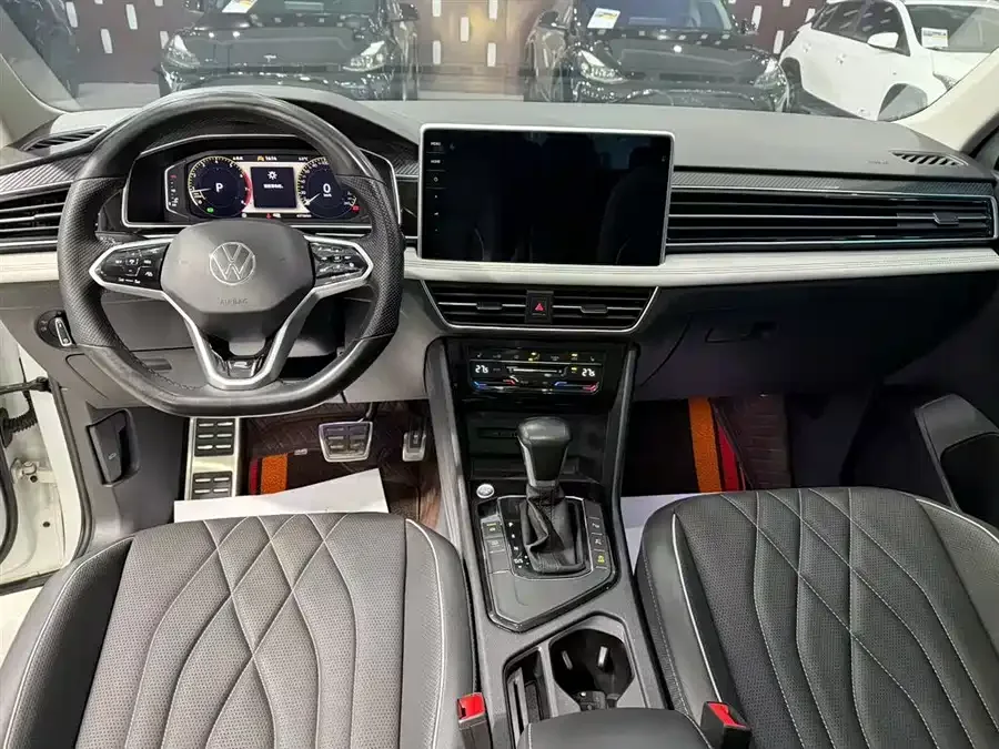 Volkswagen Tiguan L Tiguan L 2023 facelift 330TSI automatic two-wheel drive R-Line Enjoy Edition 2024 — миниатюра 3